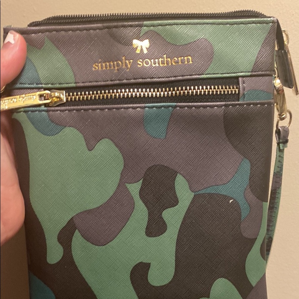 Cute camo simply southern cross bag